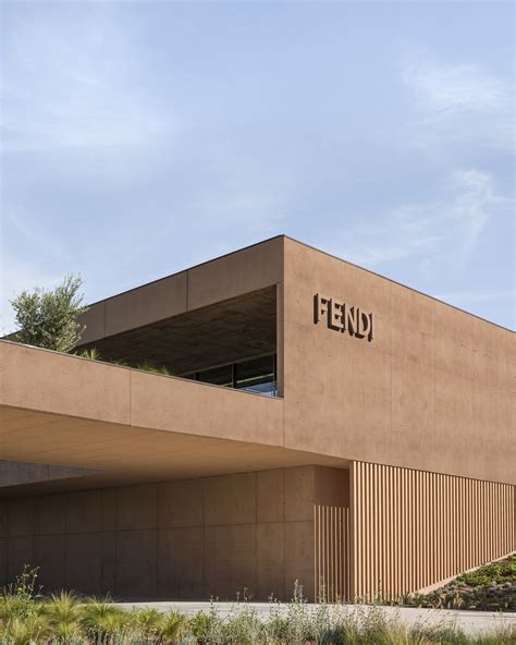 hub produttivo fendi|fendi factory outlet.